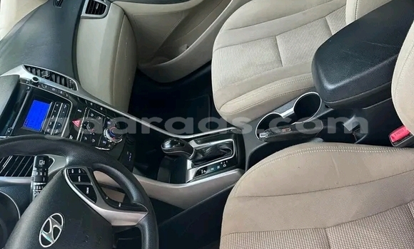 Acheter Occasion Voiture Hyundai Elantra Blanc à Dakar, Dakar Acheter Occasion Voiture Hyundai Elantra Blanc à Dakar, Dakar