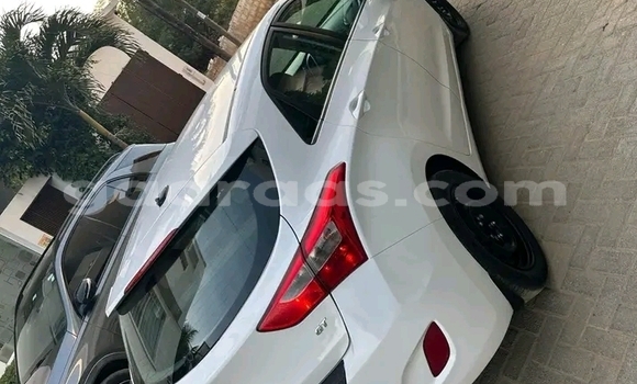 Acheter Occasion Voiture Hyundai Elantra Blanc à Dakar, Dakar Acheter Occasion Voiture Hyundai Elantra Blanc à Dakar, Dakar