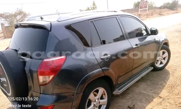 Acheter Occasion Voiture Toyota RAV4 Noir à Dakar, Dakar Acheter Occasion Voiture Toyota RAV4 Noir à Dakar, Dakar