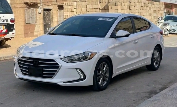 Dieundeu Occasion Hyundai Elantra White Auto in Dakar in Dakar Dieundeu Occasion Hyundai Elantra White Auto in Dakar in Dakar