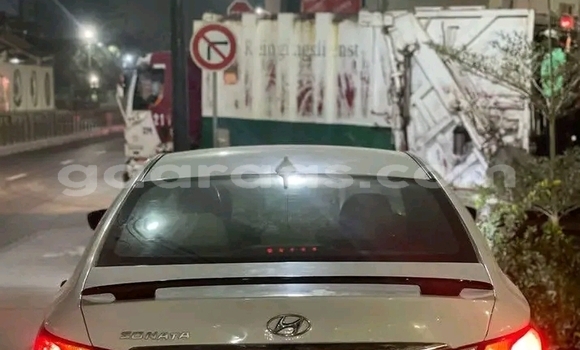 Dieundeu Occasion Hyundai Sonata Blanc Auto in Dakar in Dakar Dieundeu Occasion Hyundai Sonata Blanc Auto in Dakar in Dakar