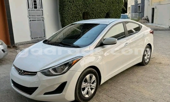 Dieundeu Occasion Hyundai Elantra White Auto in Dakar in Dakar Dieundeu Occasion Hyundai Elantra White Auto in Dakar in Dakar