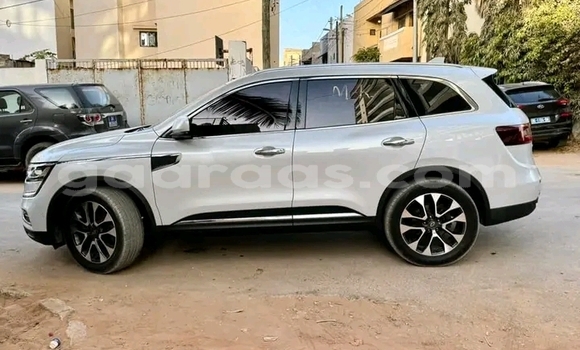 Dieundeu Occasion Renault Koleos White Auto in Dakar in Dakar Dieundeu Occasion Renault Koleos White Auto in Dakar in Dakar