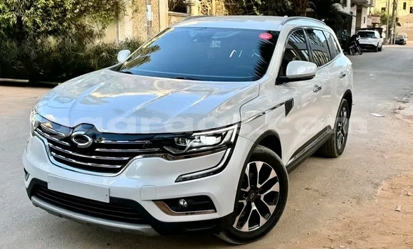 Dieundeu Occasion Renault Koleos White Auto in Dakar in Dakar Dieundeu Occasion Renault Koleos White Auto in Dakar in Dakar