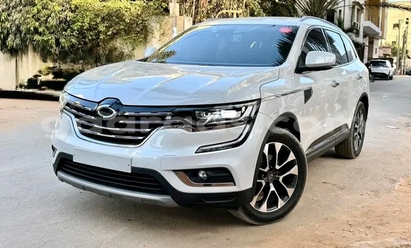Dieundeu Occasion Renault Koleos White Auto in Dakar in Dakar Dieundeu Occasion Renault Koleos White Auto in Dakar in Dakar
