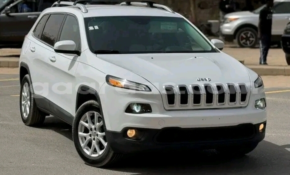 Dieundeu Occasion Jeep Cherokee White Auto in Dakar in Dakar Dieundeu Occasion Jeep Cherokee White Auto in Dakar in Dakar