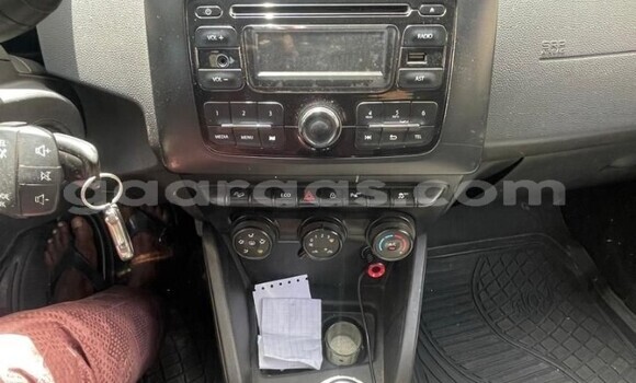 Dieundeu Occasion Renault Duster White Auto in Dakar in Dakar Dieundeu Occasion Renault Duster White Auto in Dakar in Dakar