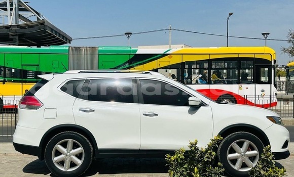 Acheter Occasion Voiture Nissan Rogue Blanc à Dakar, Dakar Acheter Occasion Voiture Nissan Rogue Blanc à Dakar, Dakar