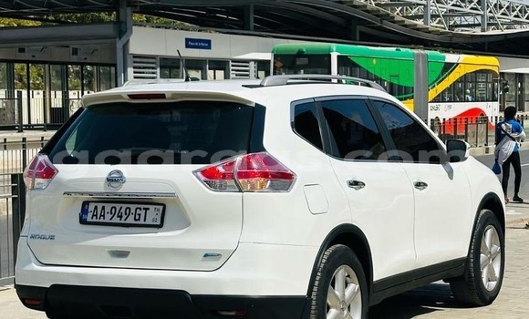 Acheter Occasion Voiture Nissan Rogue Blanc à Dakar, Dakar Acheter Occasion Voiture Nissan Rogue Blanc à Dakar, Dakar