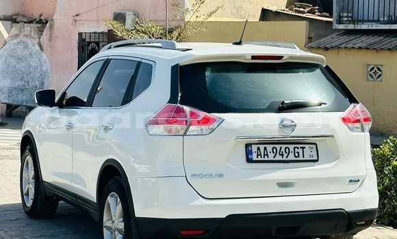 Acheter Occasion Voiture Nissan Rogue Blanc à Dakar, Dakar Acheter Occasion Voiture Nissan Rogue Blanc à Dakar, Dakar