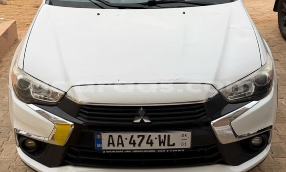 Buy Used Mitsubishi Outlander White Car in Dakar in Dakar