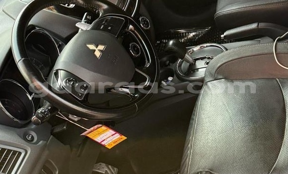 Dieundeu Occasion Mitsubishi Outlander White Auto in Dakar in Dakar Dieundeu Occasion Mitsubishi Outlander White Auto in Dakar in Dakar