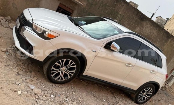 Dieundeu Occasion Mitsubishi Outlander White Auto in Dakar in Dakar Dieundeu Occasion Mitsubishi Outlander White Auto in Dakar in Dakar