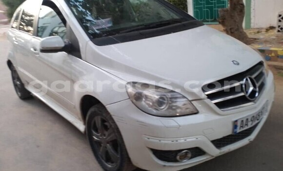 Acheter Occasion Voiture Mercedes‒Benz B-klasse Blanc à Dakar, Dakar Acheter Occasion Voiture Mercedes‒Benz B-klasse Blanc à Dakar, Dakar