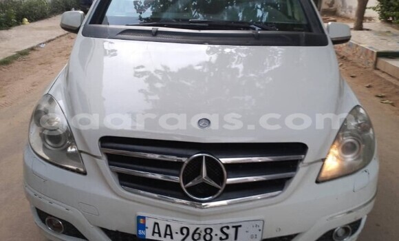 Acheter Occasion Voiture Mercedes‒Benz B-klasse Blanc à Dakar, Dakar Acheter Occasion Voiture Mercedes‒Benz B-klasse Blanc à Dakar, Dakar