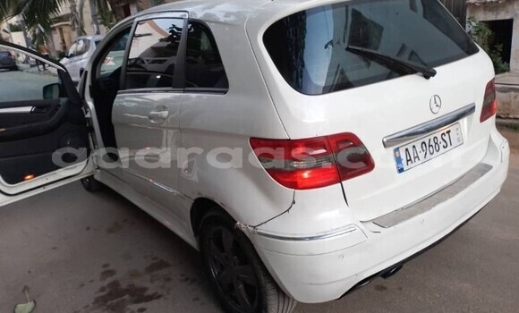 Acheter Occasion Voiture Mercedes‒Benz B-klasse Blanc à Dakar, Dakar Acheter Occasion Voiture Mercedes‒Benz B-klasse Blanc à Dakar, Dakar