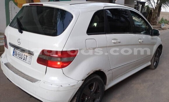 Acheter Occasion Voiture Mercedes‒Benz B-klasse Blanc à Dakar, Dakar Acheter Occasion Voiture Mercedes‒Benz B-klasse Blanc à Dakar, Dakar