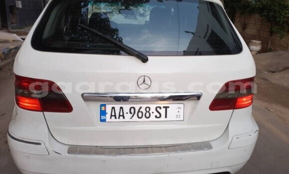 Acheter Occasion Voiture Mercedes‒Benz B-klasse Blanc à Dakar, Dakar Acheter Occasion Voiture Mercedes‒Benz B-klasse Blanc à Dakar, Dakar