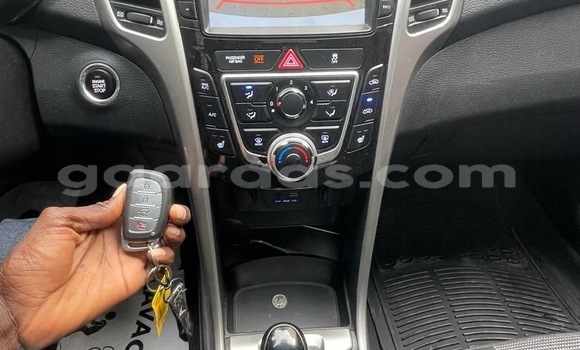 Acheter Occasion Voiture Hyundai Elantra Blanc à Dakar, Dakar Acheter Occasion Voiture Hyundai Elantra Blanc à Dakar, Dakar