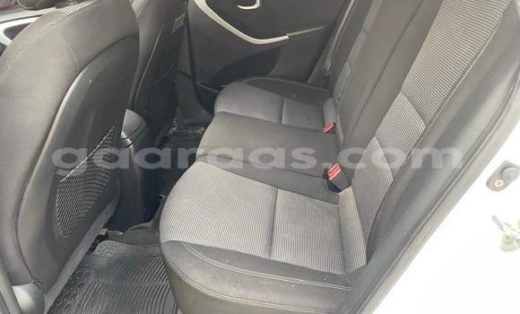 Acheter Occasion Voiture Hyundai Elantra Blanc à Dakar, Dakar Acheter Occasion Voiture Hyundai Elantra Blanc à Dakar, Dakar