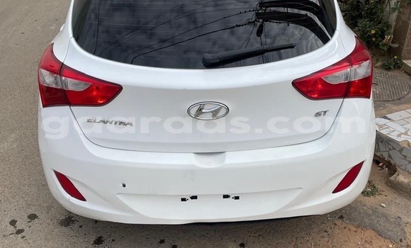 Acheter Occasion Voiture Hyundai Elantra Blanc à Dakar, Dakar Acheter Occasion Voiture Hyundai Elantra Blanc à Dakar, Dakar