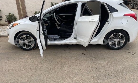 Acheter Occasion Voiture Hyundai Elantra Blanc à Dakar, Dakar Acheter Occasion Voiture Hyundai Elantra Blanc à Dakar, Dakar