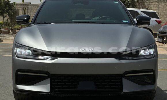 Dieundeu Occasion Kia Enterprise Silver Auto in Dakar in Dakar