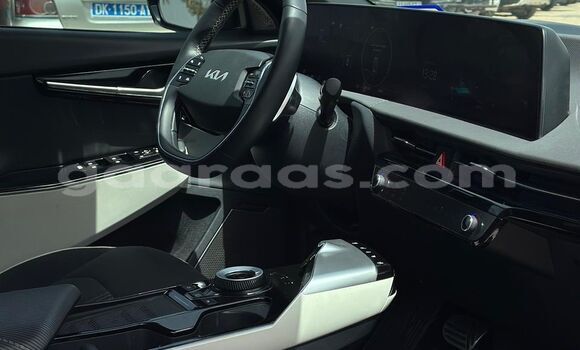 Buy Used Kia Enterprise Silver Car in Dakar in Dakar Buy Used Kia Enterprise Silver Car in Dakar in Dakar