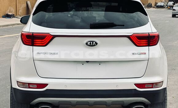 Buy Used Kia Sportage White Car in Dakar in Dakar Buy Used Kia Sportage White Car in Dakar in Dakar