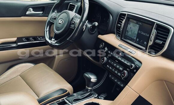 Buy Used Kia Sportage White Car in Dakar in Dakar Buy Used Kia Sportage White Car in Dakar in Dakar