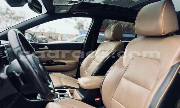 Buy Used Kia Sportage White Car in Dakar in Dakar Buy Used Kia Sportage White Car in Dakar in Dakar