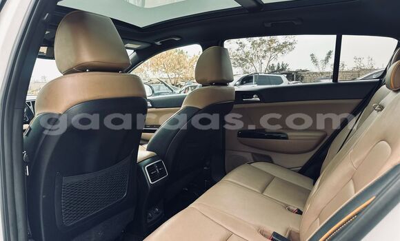 Buy Used Kia Sportage White Car in Dakar in Dakar Buy Used Kia Sportage White Car in Dakar in Dakar