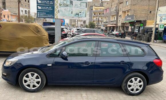 Buy Used Opel Astra Beige Car in Dakar in Dakar Buy Used Opel Astra Beige Car in Dakar in Dakar