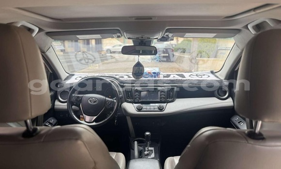 Acheter Occasion Voiture Toyota RAV4 Blanc à Dakar, Dakar Acheter Occasion Voiture Toyota RAV4 Blanc à Dakar, Dakar