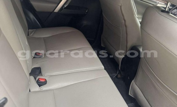 Acheter Occasion Voiture Toyota RAV4 Blanc à Dakar, Dakar Acheter Occasion Voiture Toyota RAV4 Blanc à Dakar, Dakar