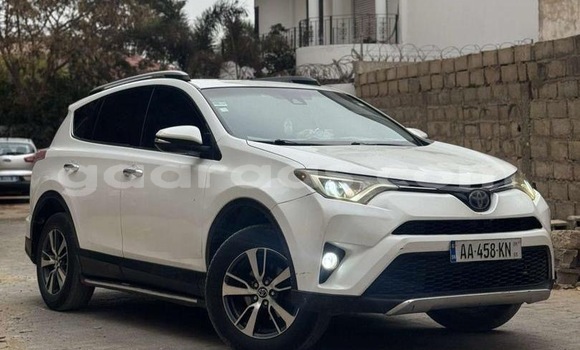 Acheter Occasion Voiture Toyota RAV4 Blanc à Dakar, Dakar Acheter Occasion Voiture Toyota RAV4 Blanc à Dakar, Dakar