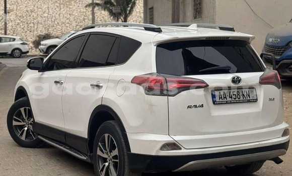 Acheter Occasion Voiture Toyota RAV4 Blanc à Dakar, Dakar Acheter Occasion Voiture Toyota RAV4 Blanc à Dakar, Dakar