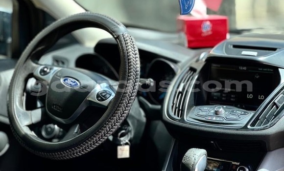 Acheter Occasion Voiture Ford Escape Rouge à Dakar, Dakar Acheter Occasion Voiture Ford Escape Rouge à Dakar, Dakar