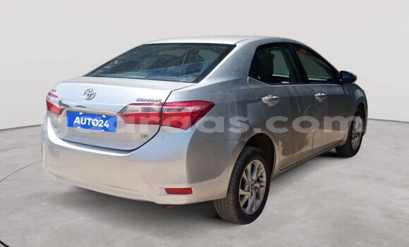 Dieundeu Occasion Toyota Corolla Silver Auto in Dakar in Dakar Dieundeu Occasion Toyota Corolla Silver Auto in Dakar in Dakar