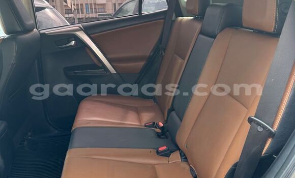 Acheter Occasion Voiture Toyota Rav 4 Blanc à Dakar, Dakar Acheter Occasion Voiture Toyota Rav 4 Blanc à Dakar, Dakar