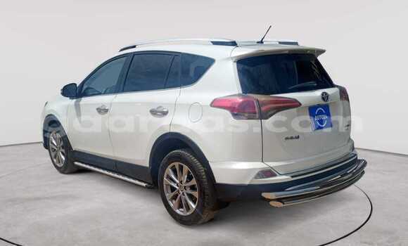 Acheter Occasion Voiture Toyota Rav 4 Blanc à Dakar, Dakar Acheter Occasion Voiture Toyota Rav 4 Blanc à Dakar, Dakar