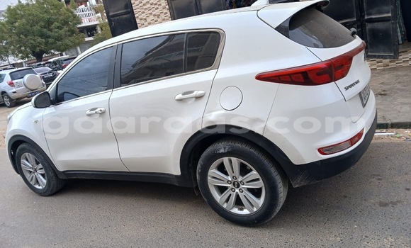Acheter Occasion Voiture Kia Sportage Blanc à Dakar, Dakar Acheter Occasion Voiture Kia Sportage Blanc à Dakar, Dakar