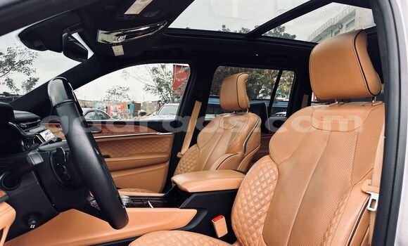 Buy Used Jeep Grand Cherokee Silver Car in Dakar in Dakar Buy Used Jeep Grand Cherokee Silver Car in Dakar in Dakar