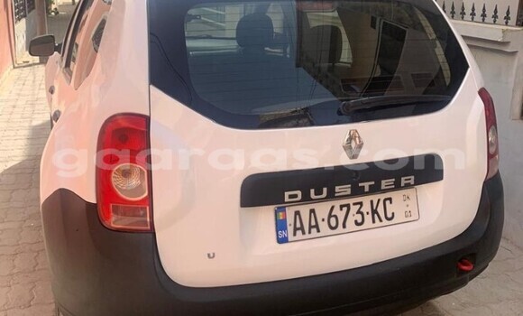 Buy Used Renault Duster White Car in Dakar in Dakar Buy Used Renault Duster White Car in Dakar in Dakar