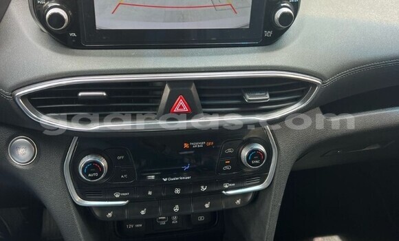 Dieundeu Occasion Hyundai Santa Fe White Auto in Dakar in Dakar Dieundeu Occasion Hyundai Santa Fe White Auto in Dakar in Dakar