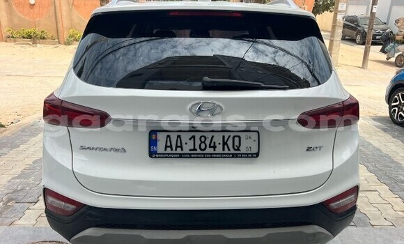Dieundeu Occasion Hyundai Santa Fe White Auto in Dakar in Dakar Dieundeu Occasion Hyundai Santa Fe White Auto in Dakar in Dakar