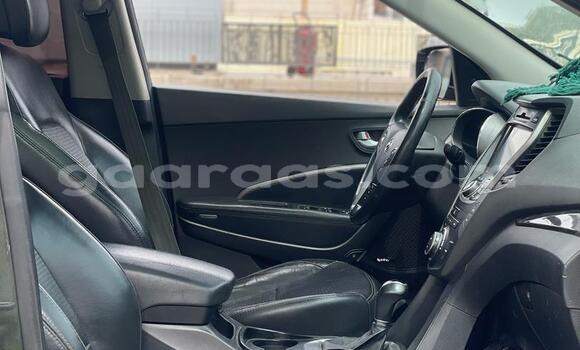 Dieundeu Occasion Hyundai Santa Fe Beige Auto in Dakar in Dakar Dieundeu Occasion Hyundai Santa Fe Beige Auto in Dakar in Dakar