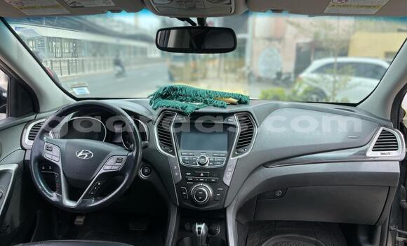 Dieundeu Occasion Hyundai Santa Fe Beige Auto in Dakar in Dakar Dieundeu Occasion Hyundai Santa Fe Beige Auto in Dakar in Dakar