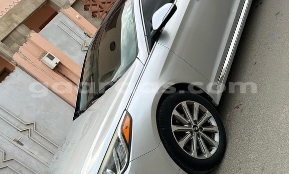 Dieundeu Occasion Hyundai Sonata Silver Auto in Dakar in Dakar Dieundeu Occasion Hyundai Sonata Silver Auto in Dakar in Dakar