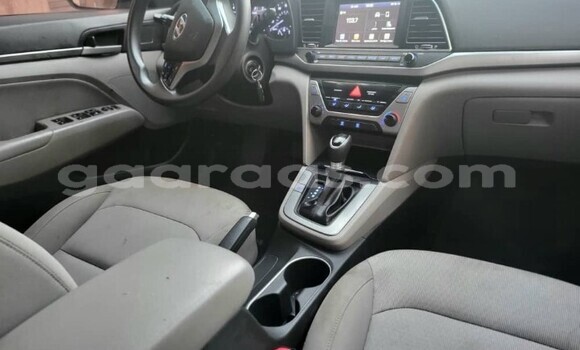 Buy Used Hyundai Elantra Blue Car in Dakar in Dakar Buy Used Hyundai Elantra Blue Car in Dakar in Dakar